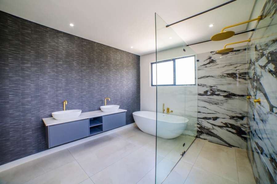 4 Bedroom Property for Sale in Helderfontein Estate Gauteng