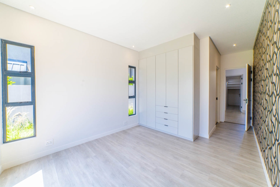 4 Bedroom Property for Sale in Helderfontein Estate Gauteng