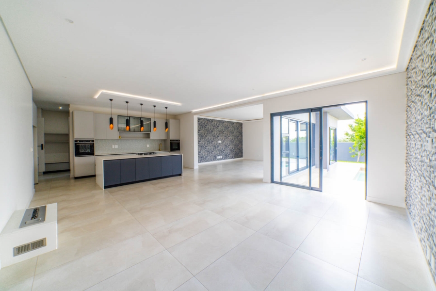 4 Bedroom Property for Sale in Helderfontein Estate Gauteng