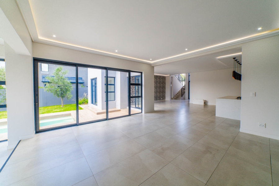 4 Bedroom Property for Sale in Helderfontein Estate Gauteng