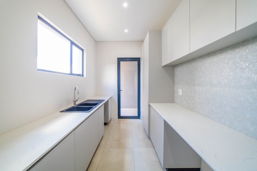 4 Bedroom Property for Sale in Helderfontein Estate Gauteng