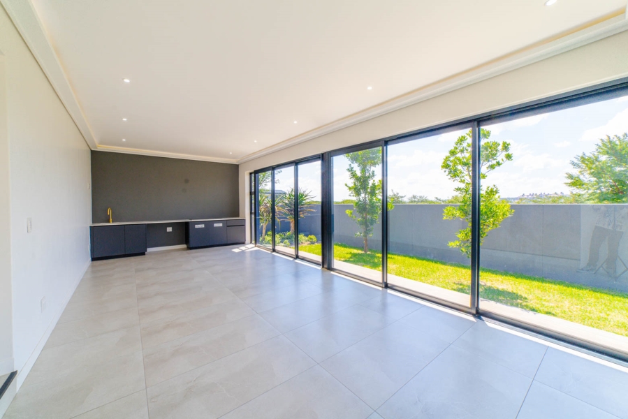 4 Bedroom Property for Sale in Helderfontein Estate Gauteng