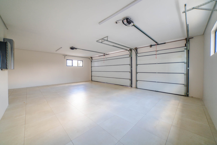 4 Bedroom Property for Sale in Helderfontein Estate Gauteng
