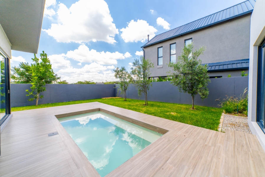 4 Bedroom Property for Sale in Helderfontein Estate Gauteng