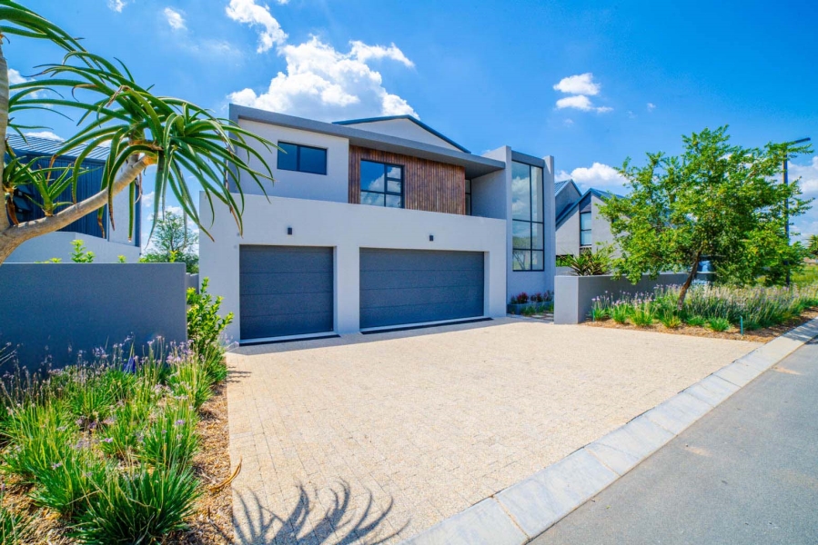 4 Bedroom Property for Sale in Helderfontein Estate Gauteng