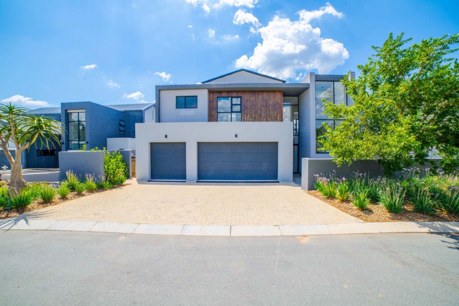 4 Bedroom Property for Sale in Helderfontein Estate Gauteng