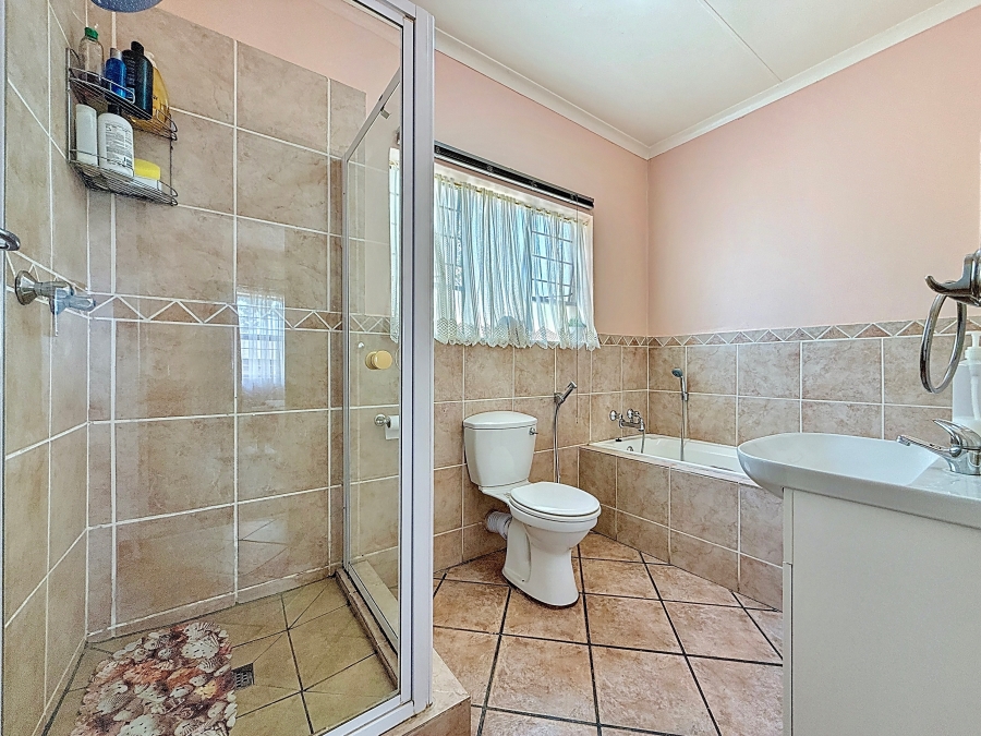 2 Bedroom Property for Sale in Equestria Gauteng