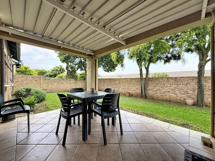 2 Bedroom Property for Sale in Equestria Gauteng