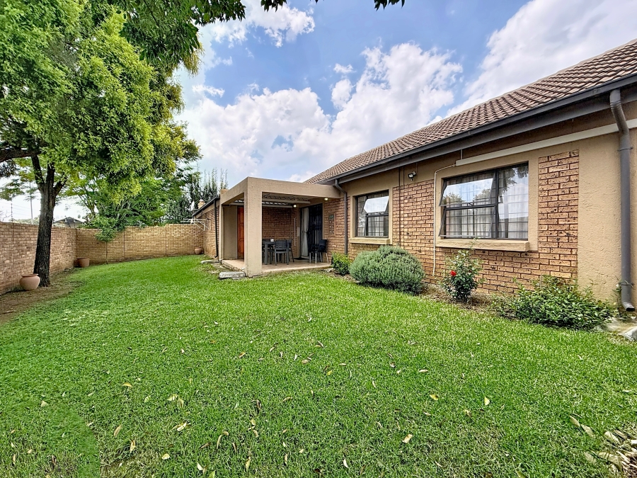 2 Bedroom Property for Sale in Equestria Gauteng