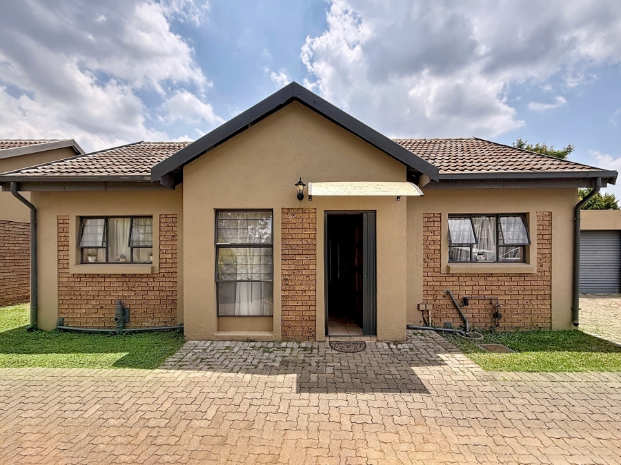 2 Bedroom Property for Sale in Equestria Gauteng
