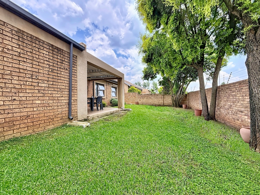 2 Bedroom Property for Sale in Equestria Gauteng