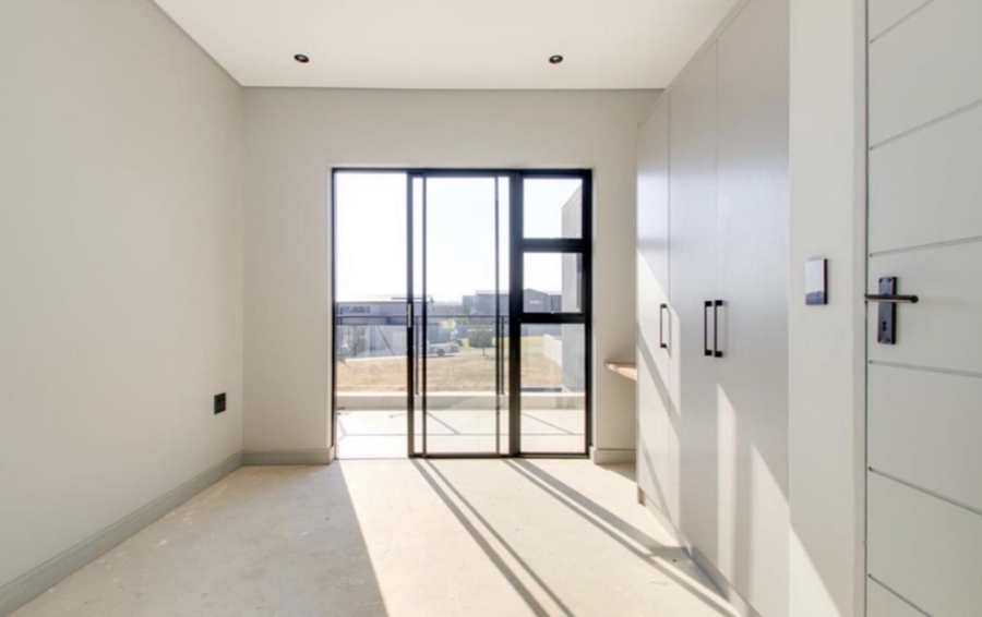 5 Bedroom Property for Sale in Helderfontein Estate Gauteng