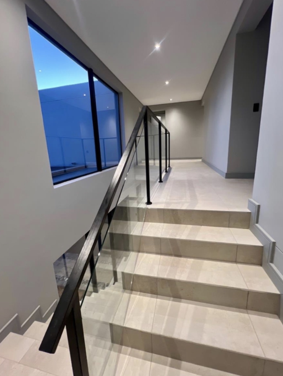 5 Bedroom Property for Sale in Helderfontein Estate Gauteng