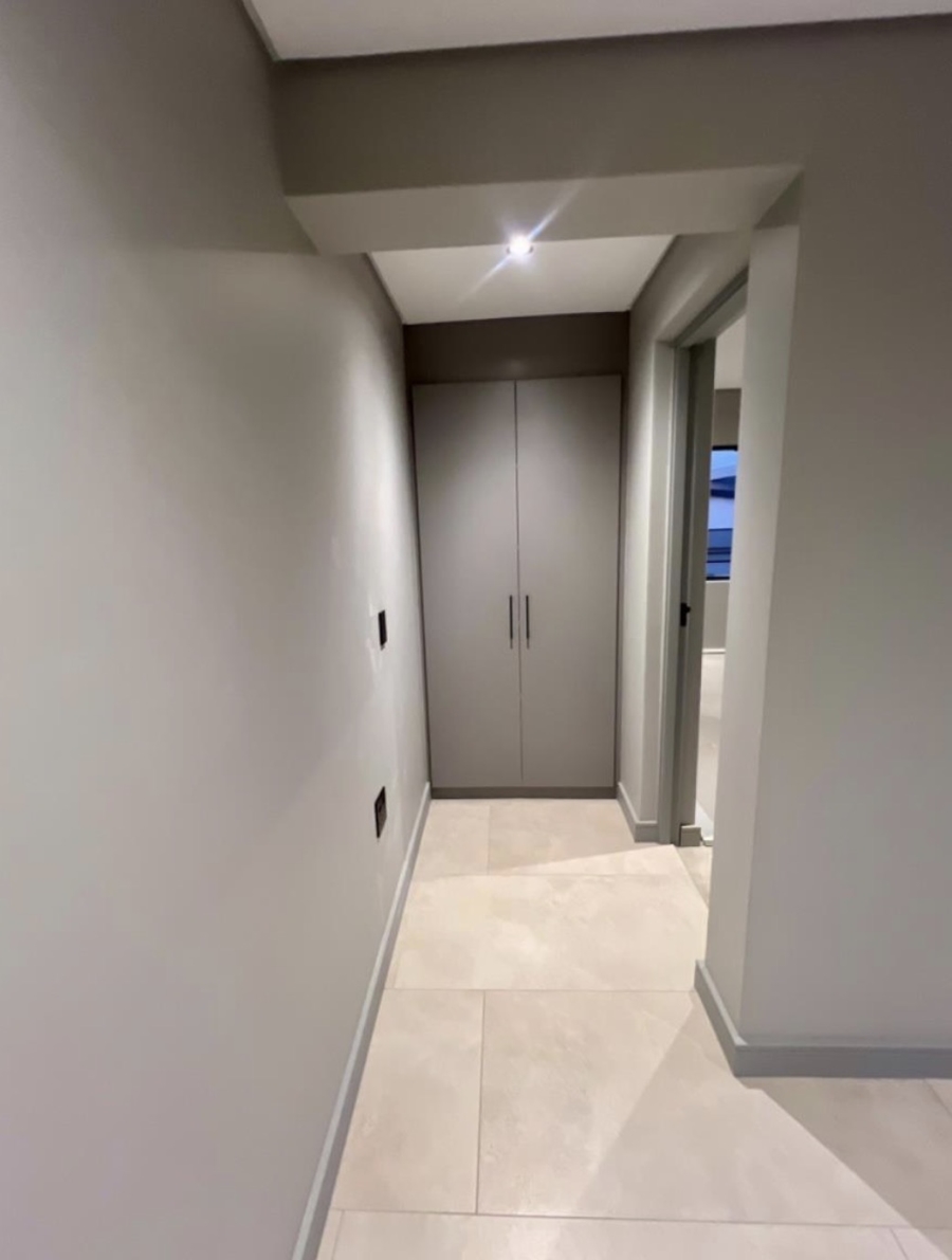 5 Bedroom Property for Sale in Helderfontein Estate Gauteng