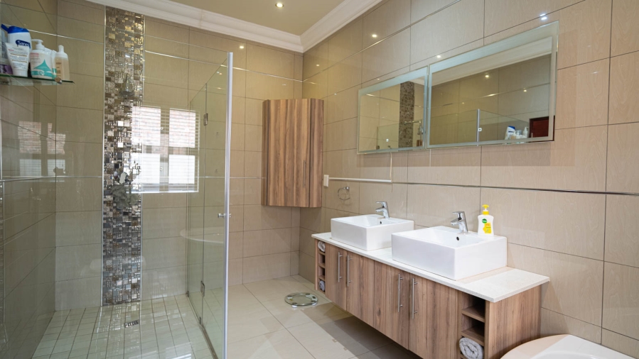 4 Bedroom Property for Sale in Blue Valley Golf Estate Gauteng