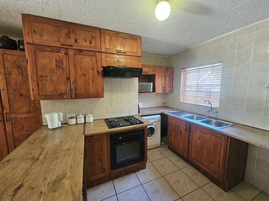 To Let 2 Bedroom Property for Rent in Kenmare Gauteng