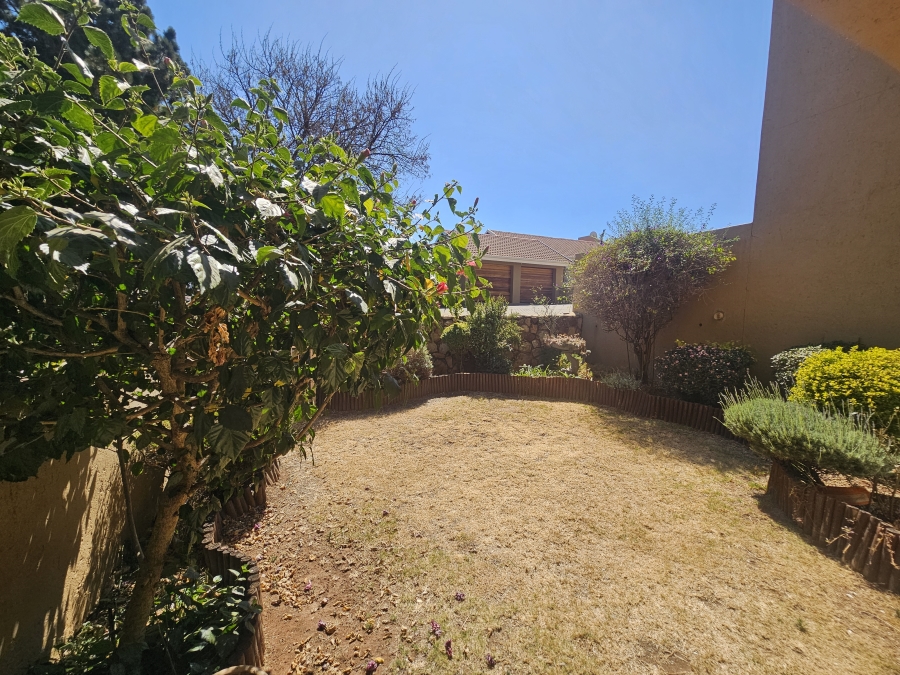 To Let 2 Bedroom Property for Rent in Kenmare Gauteng