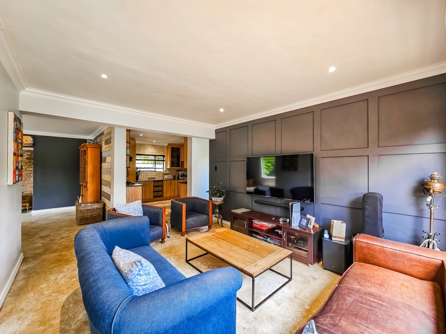 To Let 4 Bedroom Property for Rent in Deerness Gauteng