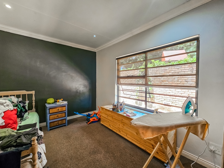 To Let 4 Bedroom Property for Rent in Deerness Gauteng