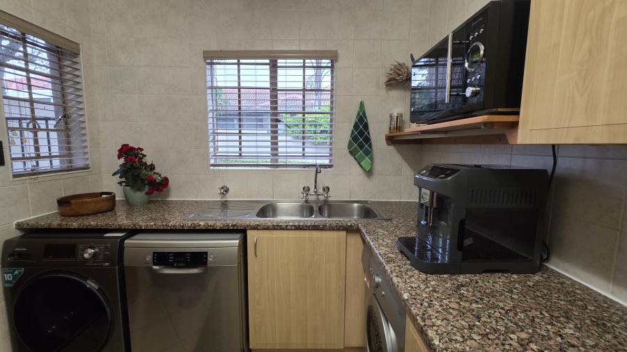 2 Bedroom Property for Sale in The Wilds Gauteng