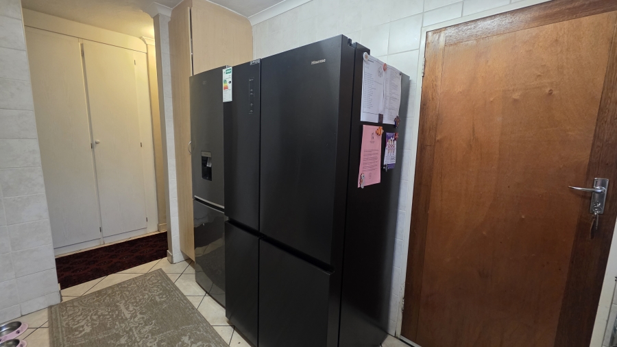 2 Bedroom Property for Sale in The Wilds Gauteng