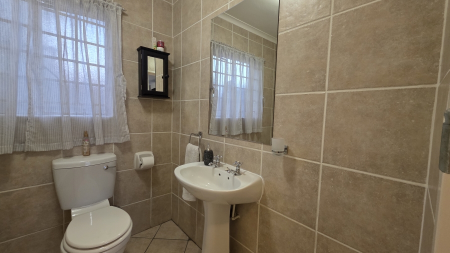 2 Bedroom Property for Sale in The Wilds Gauteng