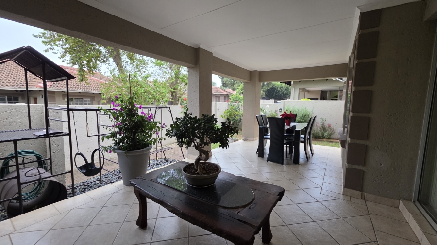 2 Bedroom Property for Sale in The Wilds Gauteng