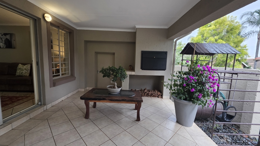 2 Bedroom Property for Sale in The Wilds Gauteng