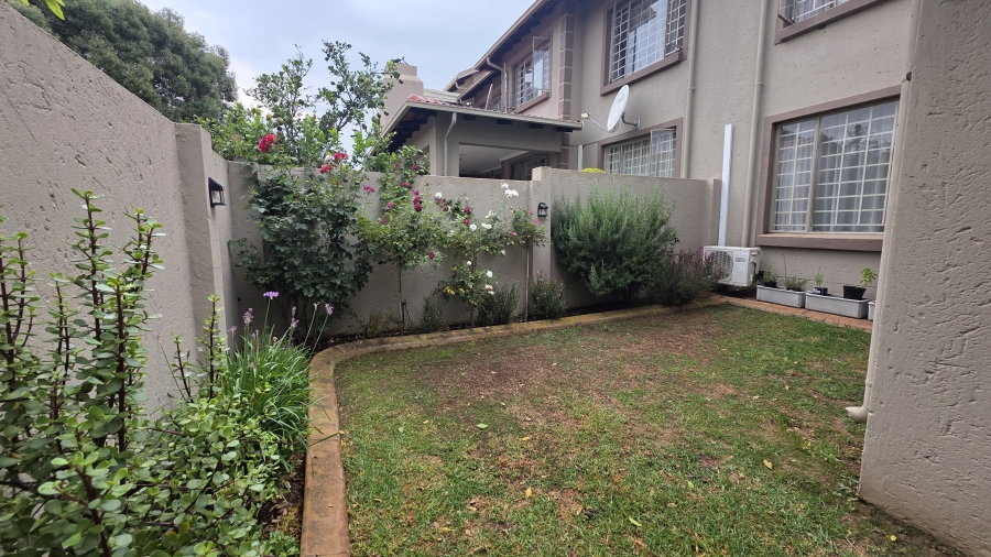 2 Bedroom Property for Sale in The Wilds Gauteng