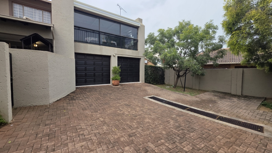 2 Bedroom Property for Sale in The Wilds Gauteng
