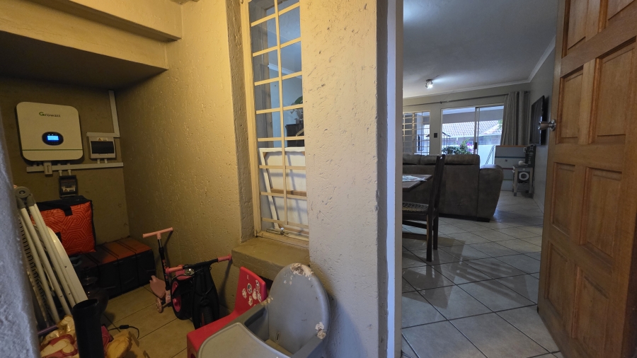 2 Bedroom Property for Sale in The Wilds Gauteng