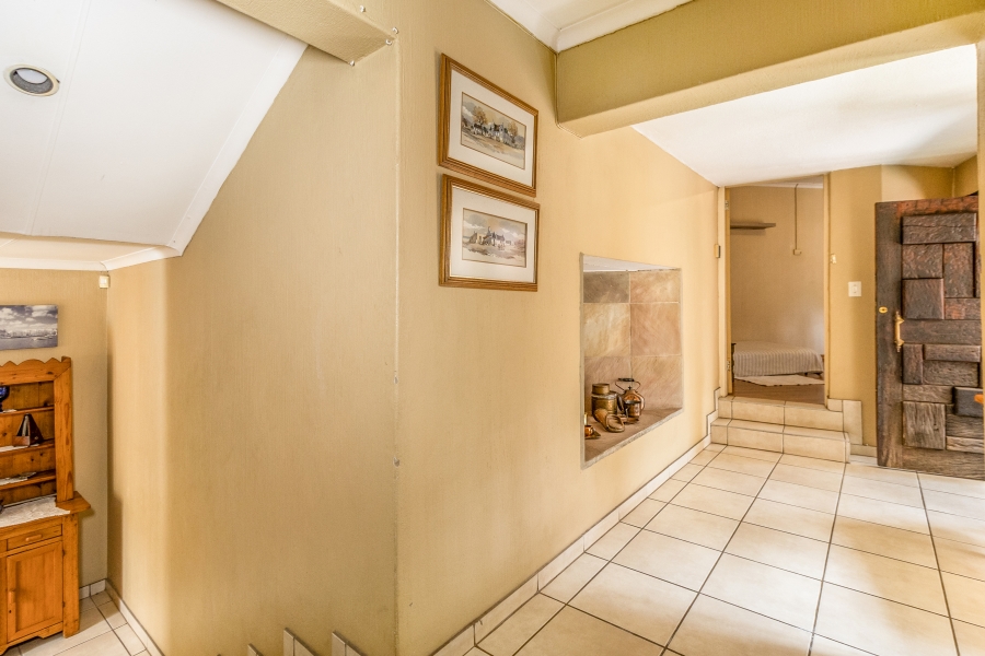 5 Bedroom Property for Sale in Moreleta Park Gauteng