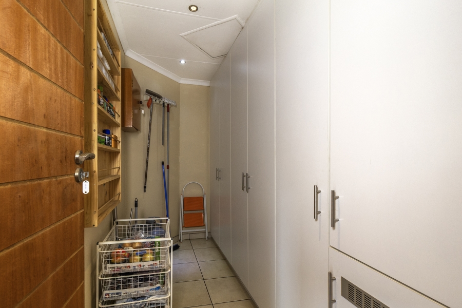 5 Bedroom Property for Sale in Moreleta Park Gauteng