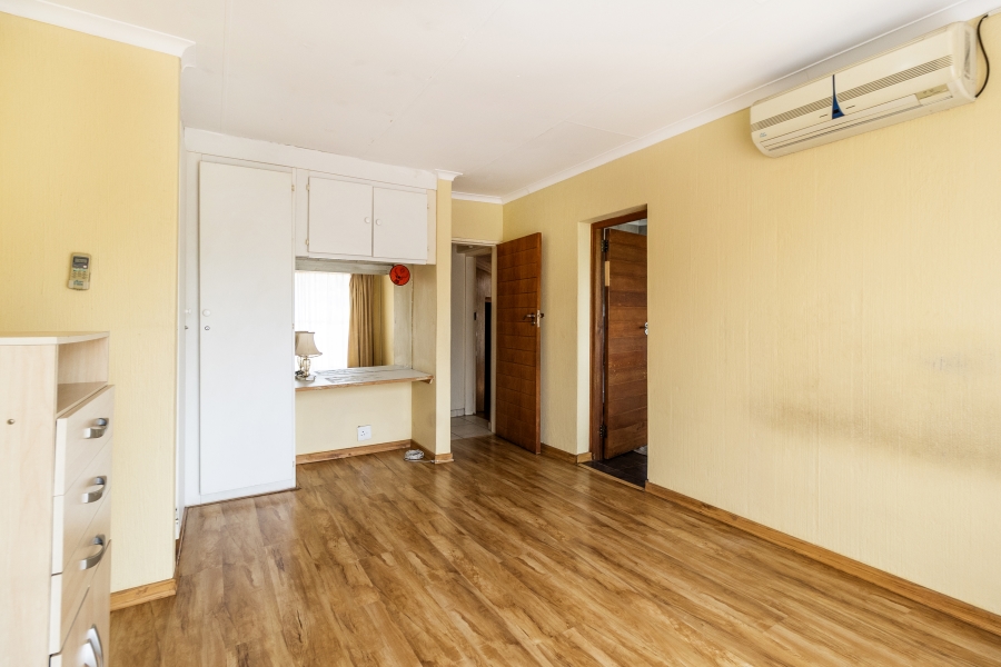 5 Bedroom Property for Sale in Moreleta Park Gauteng