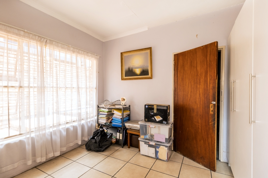 5 Bedroom Property for Sale in Moreleta Park Gauteng