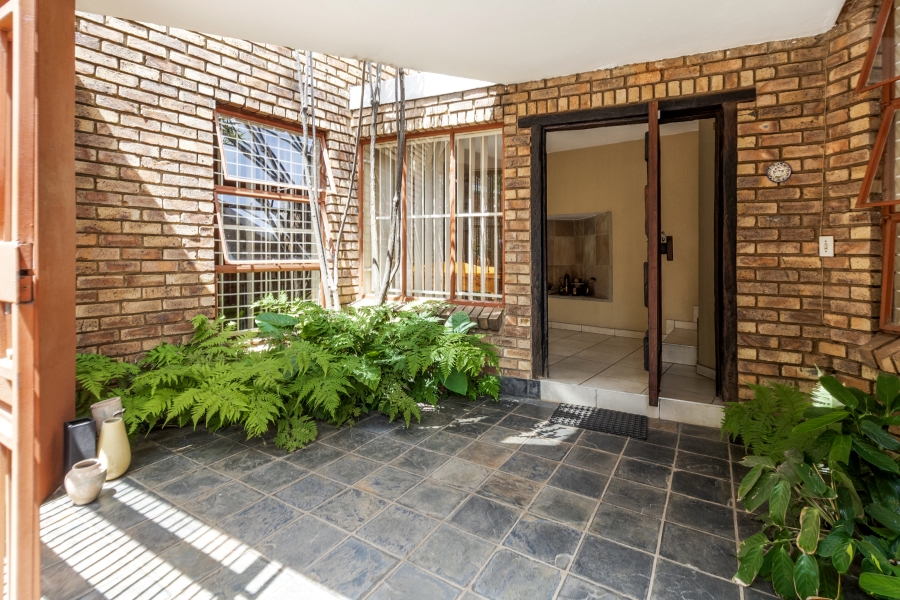 To Let 5 Bedroom Property for Rent in Moreleta Park Gauteng