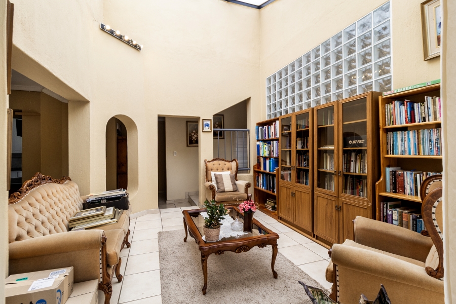 To Let 5 Bedroom Property for Rent in Moreleta Park Gauteng