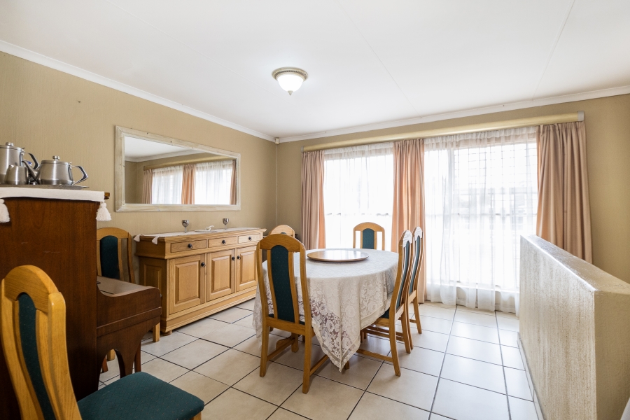 To Let 5 Bedroom Property for Rent in Moreleta Park Gauteng