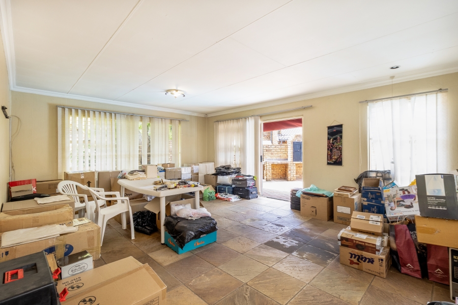 To Let 5 Bedroom Property for Rent in Moreleta Park Gauteng