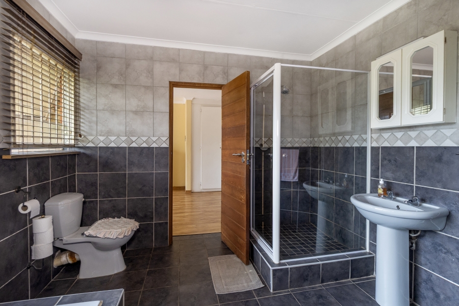 To Let 5 Bedroom Property for Rent in Moreleta Park Gauteng