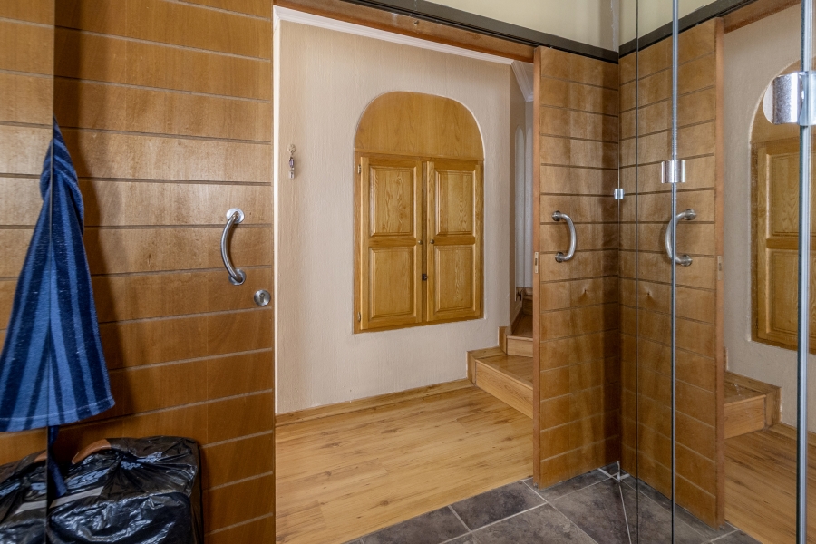 To Let 5 Bedroom Property for Rent in Moreleta Park Gauteng