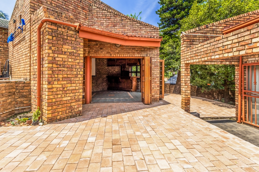 To Let 5 Bedroom Property for Rent in Moreleta Park Gauteng