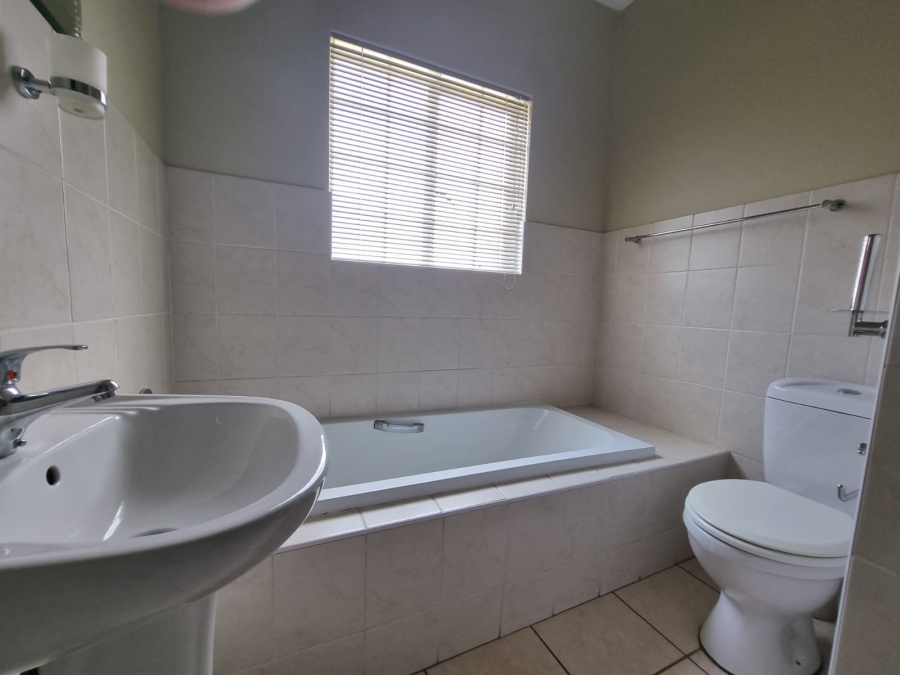 2 Bedroom Property for Sale in North Riding Gauteng