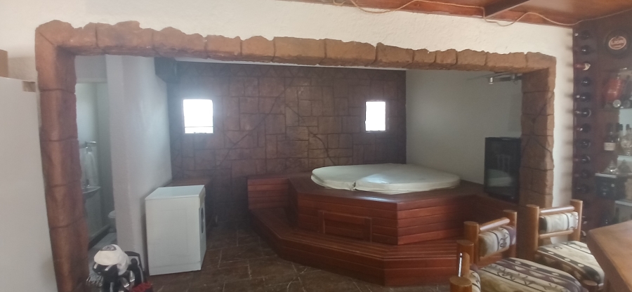 5 Bedroom Property for Sale in Rant En Dal Gauteng