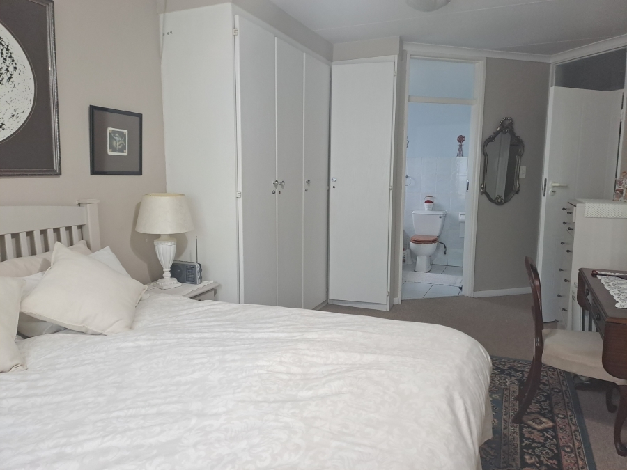 2 Bedroom Property for Sale in Faerie Glen Gauteng