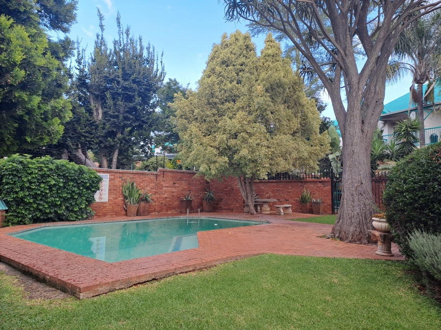 2 Bedroom Property for Sale in Faerie Glen Gauteng