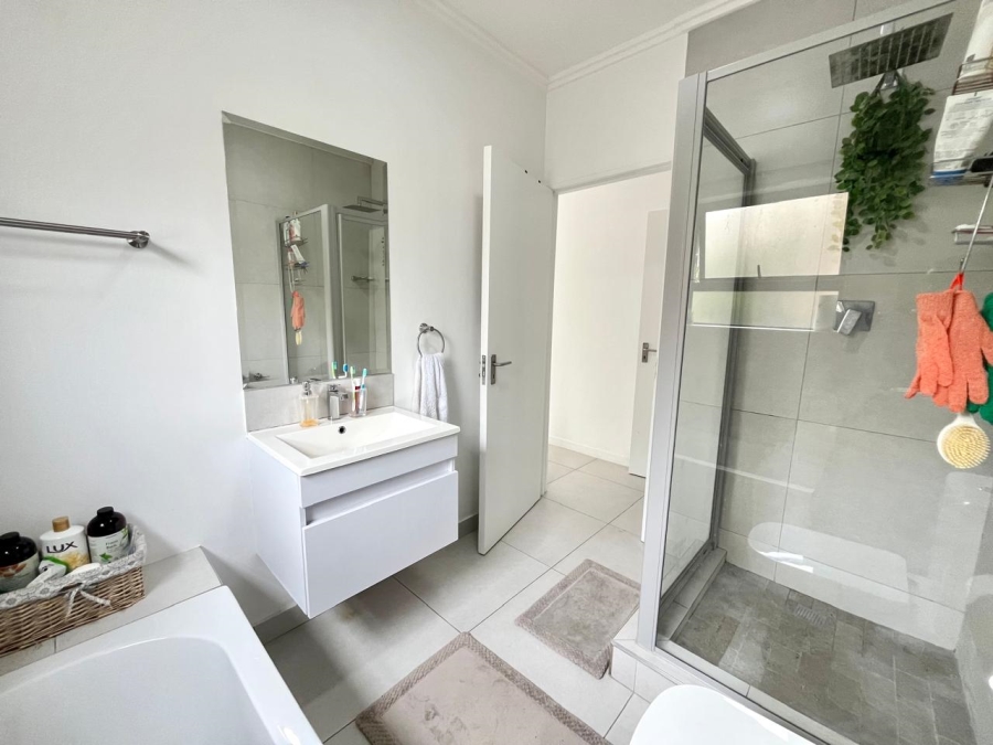 To Let 2 Bedroom Property for Rent in Lonehill Gauteng