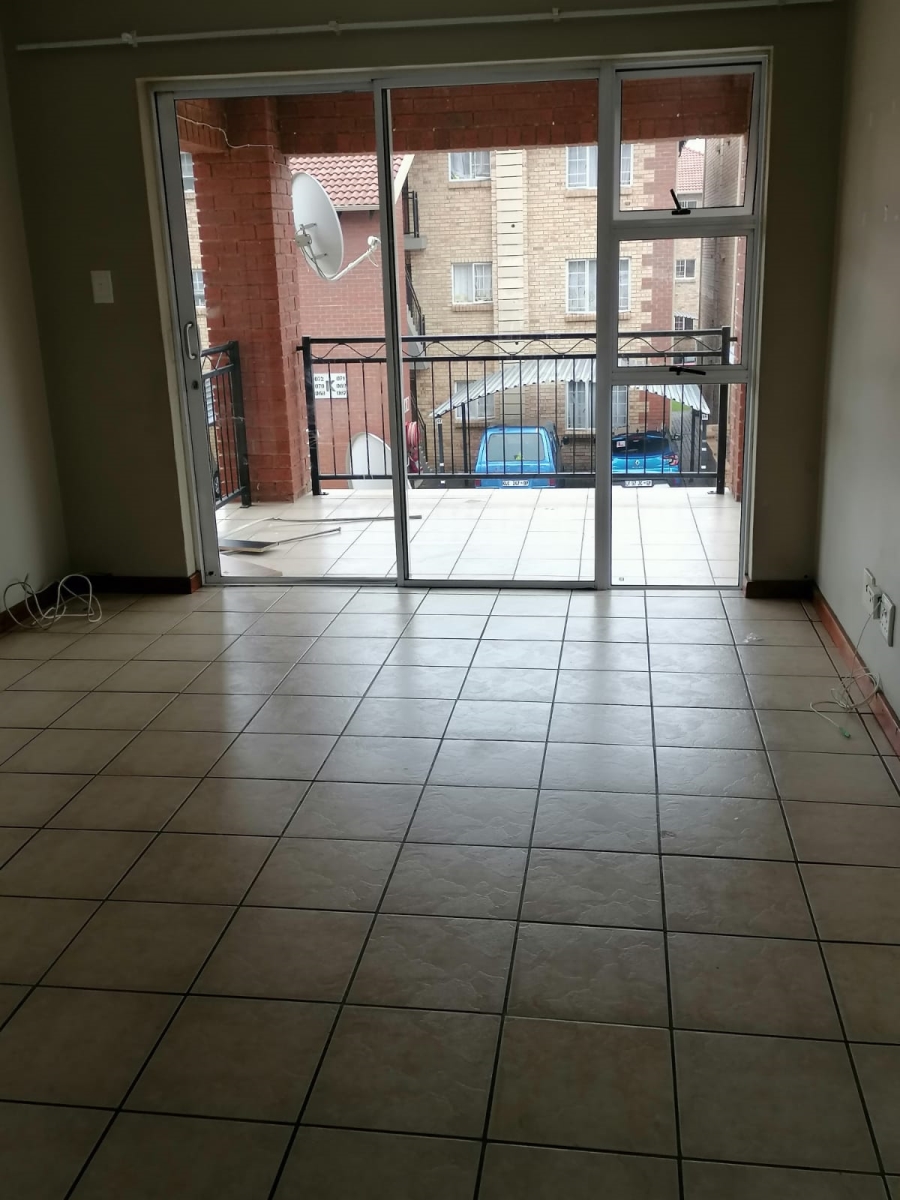 To Let 2 Bedroom Property for Rent in Noordwyk Gauteng