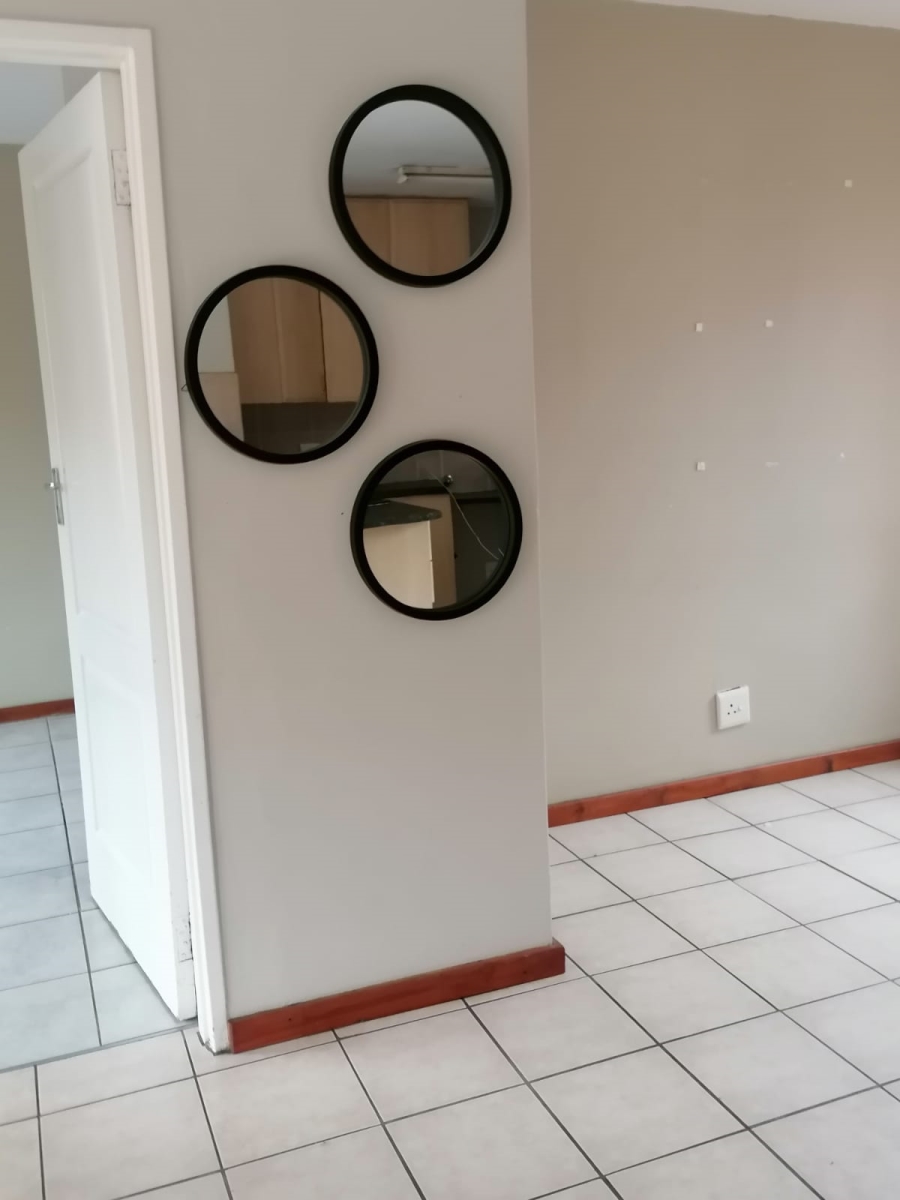 To Let 2 Bedroom Property for Rent in Noordwyk Gauteng
