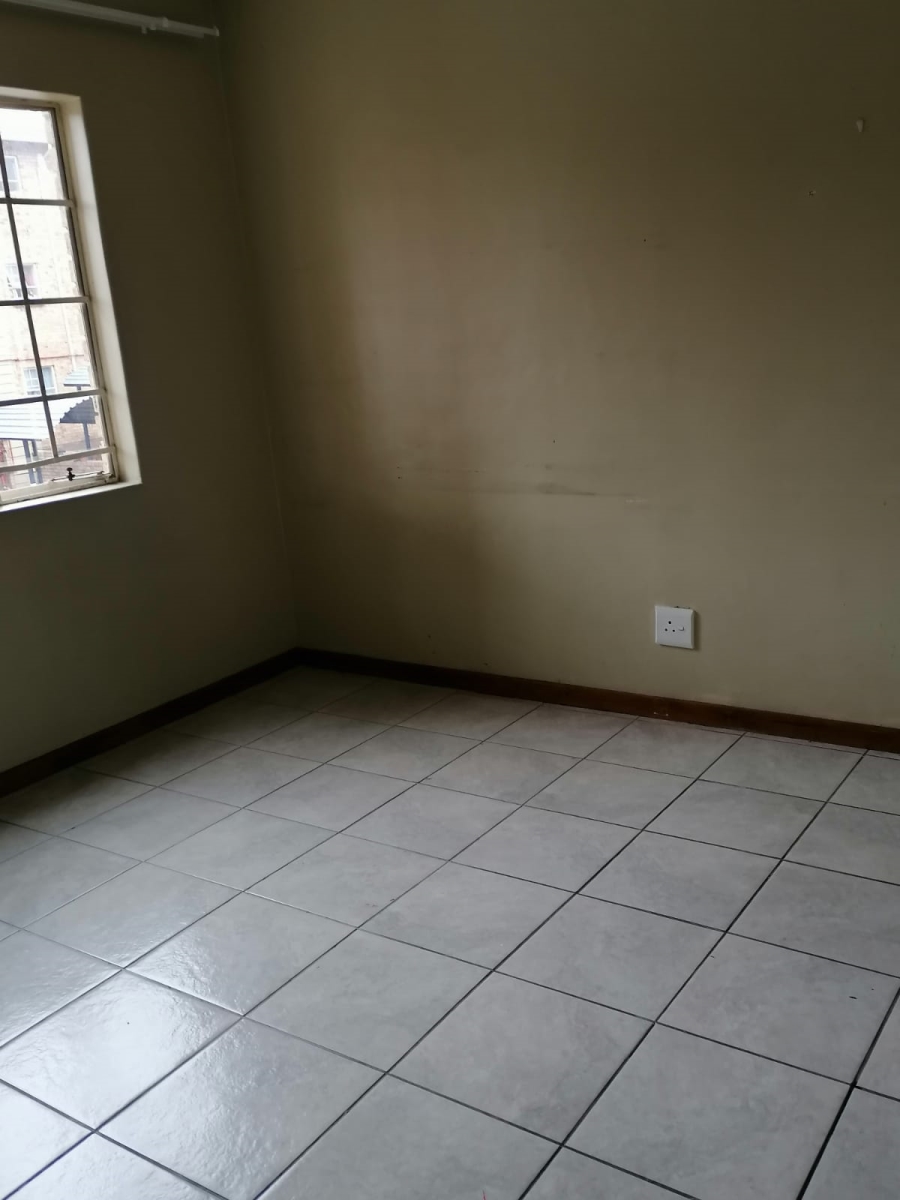 To Let 2 Bedroom Property for Rent in Noordwyk Gauteng